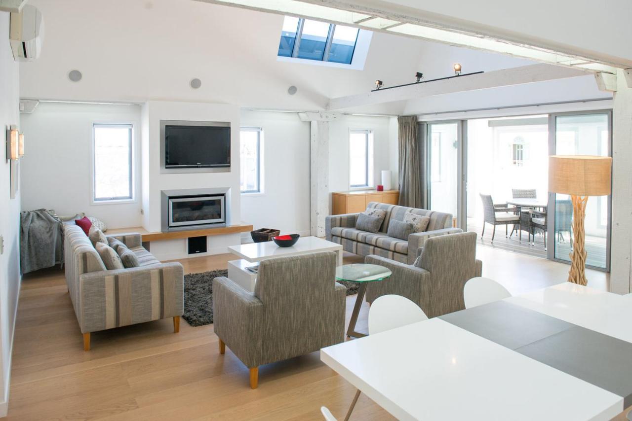 Luxurious Loft Apartments In The Heart Of Ahuriri Napier Exterior photo